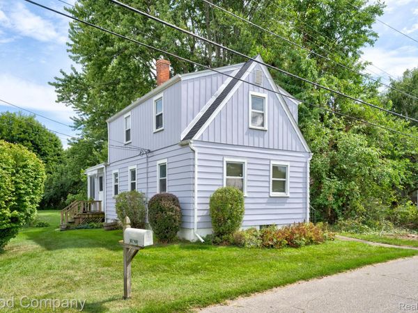 29700 Riverside Bay Court, Harrison Township, Mi 48045