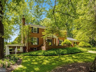10015 SADDLE ROAD, VIENNA, VA 22181