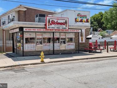 1594 MARKET STREET, LINWOOD, PA 19061