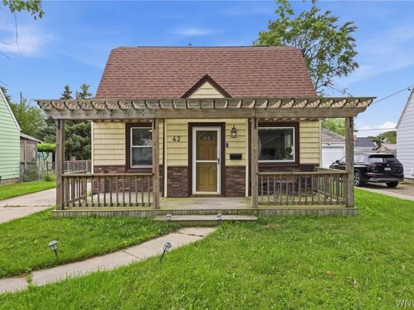 42 Lindbergh Court , Buffalo, NY 14225