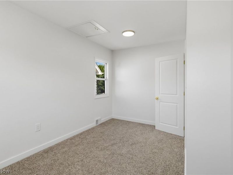 18815 Arrowhead Avenue, Cleveland, OH 44119 Photo 17