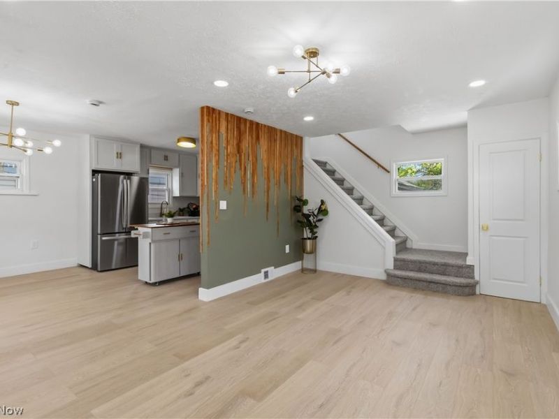 18815 Arrowhead Avenue, Cleveland, OH 44119 Photo 4