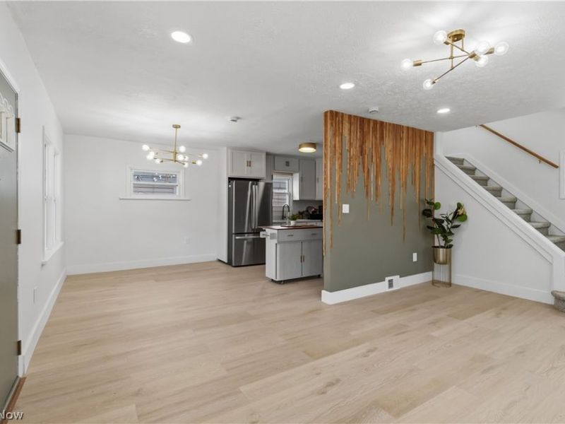 18815 Arrowhead Avenue, Cleveland, OH 44119 Photo 5