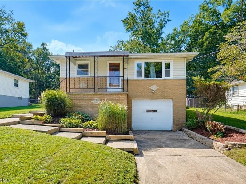 2852 Linwood Road, Akron, OH 44312 Photo 2