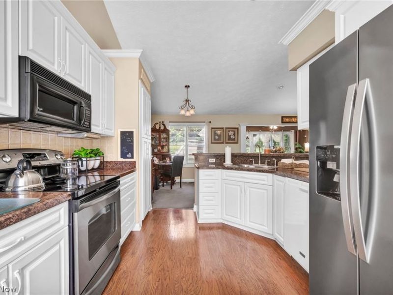11211 Cinnamon Boulevard, North Royalton, OH 44133 Photo 6