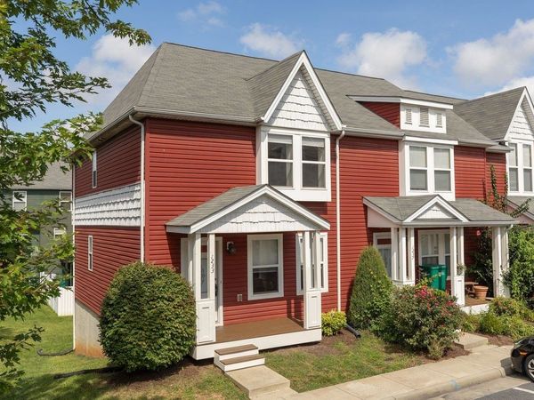 1233 FROST PL, HARRISONBURG, VA 22802
