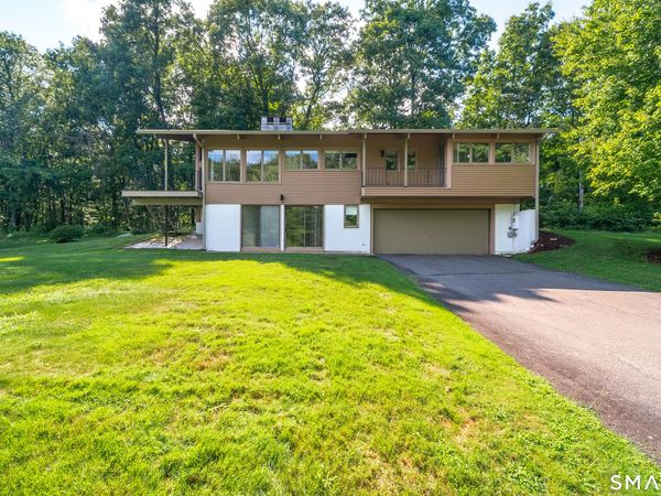 820 Killingworth, Haddam, CT 06441