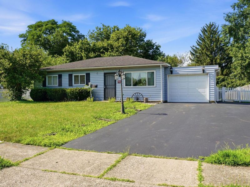 5285 Zimmer Drive , Columbus, OH 43232 Photo 1