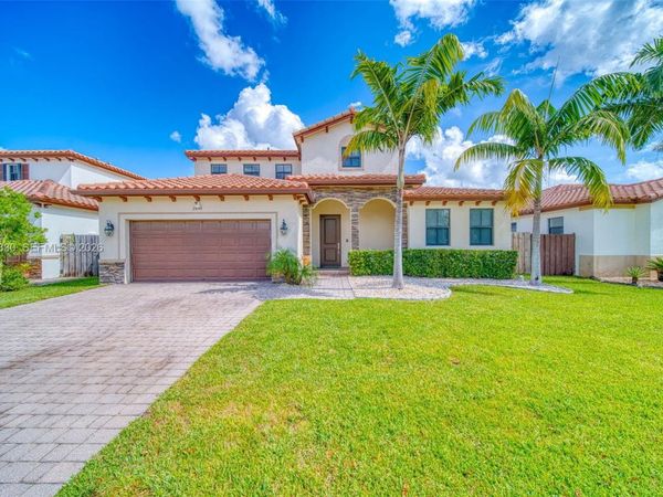 2655 SE 1st St , Homestead, FL 33033