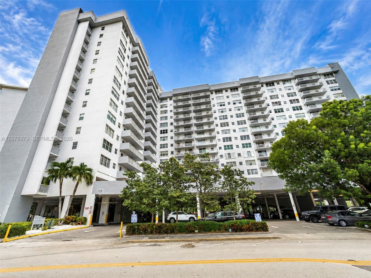 137 Golden Isles Dr , Unit 804, Hallandale Beach, FL 33009 Photo