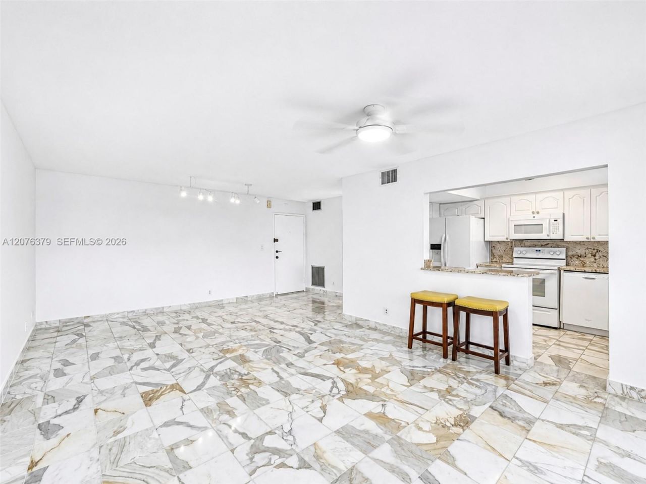 137 Golden Isles Dr , Unit 804, Hallandale Beach, FL 33009 Photo