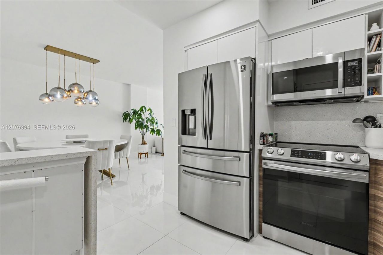 500 Bayview Dr , Unit 1924, Sunny Isles Beach, FL 33160 Photo