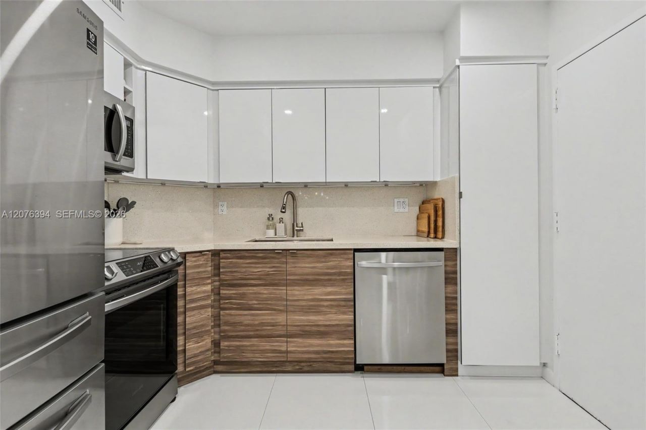 500 Bayview Dr , Unit 1924, Sunny Isles Beach, FL 33160 Photo