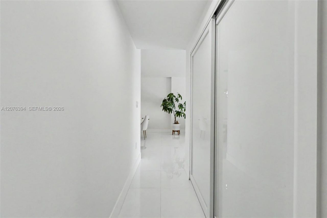 500 Bayview Dr , Unit 1924, Sunny Isles Beach, FL 33160 Photo