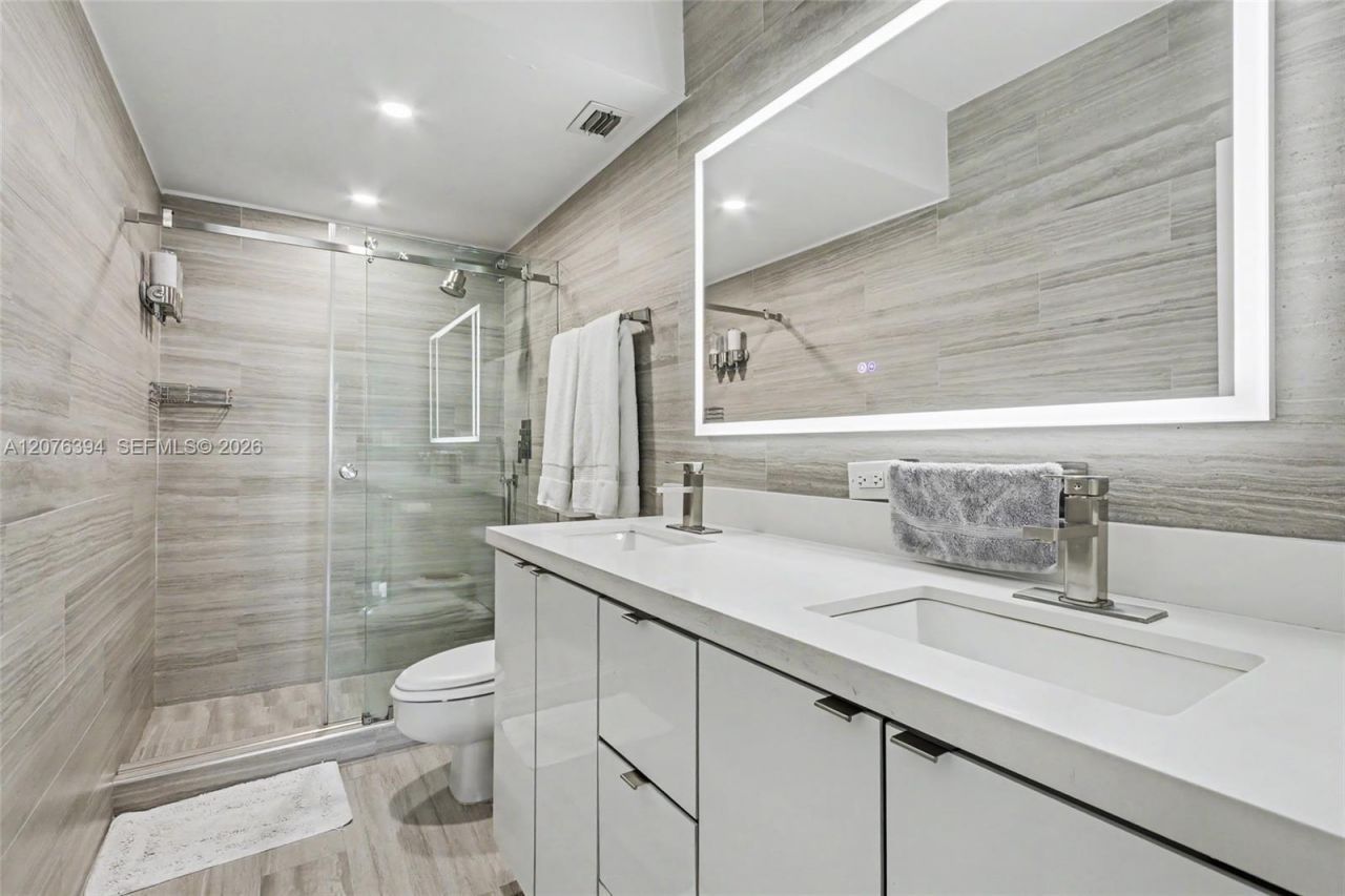500 Bayview Dr , Unit 1924, Sunny Isles Beach, FL 33160 Photo