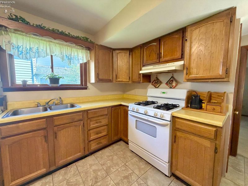 606 N Sandusky Street, Bellevue, OH 44811 Photo 15