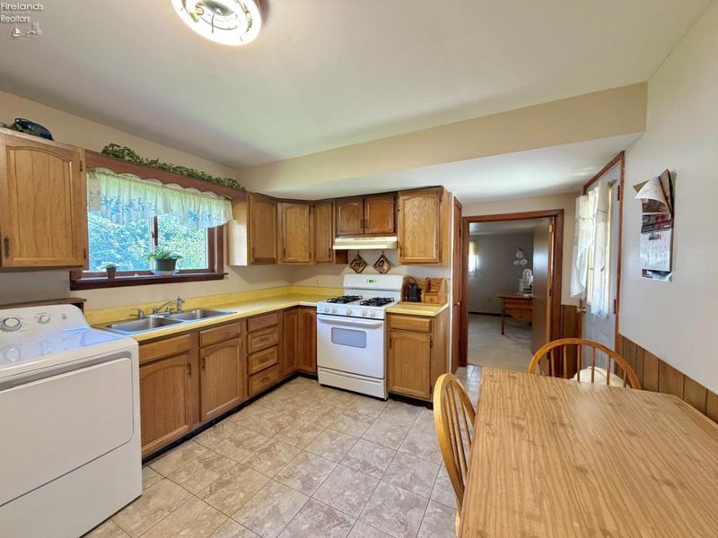 606 N Sandusky Street, Bellevue, OH 44811 Photo 17