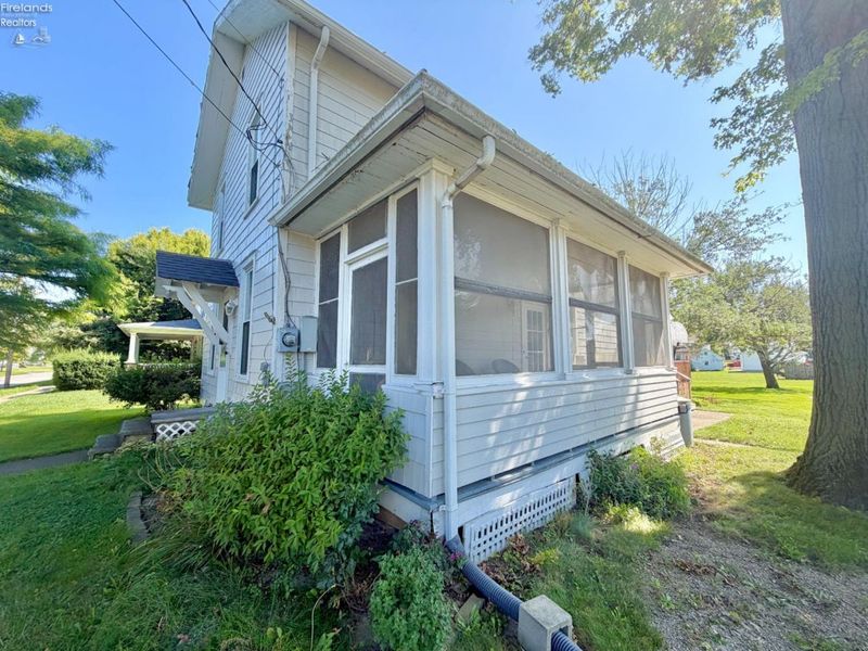 606 N Sandusky Street, Bellevue, OH 44811 Photo 3
