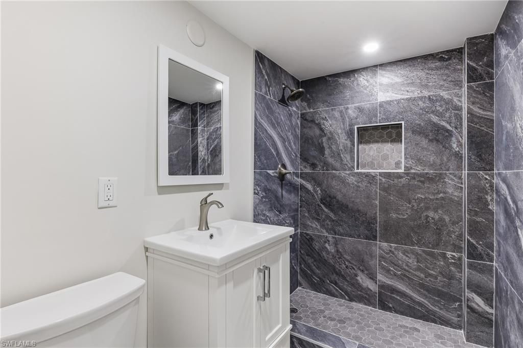1 Bluebill Ave, Unit 108, Naples, FL 34108 Photo