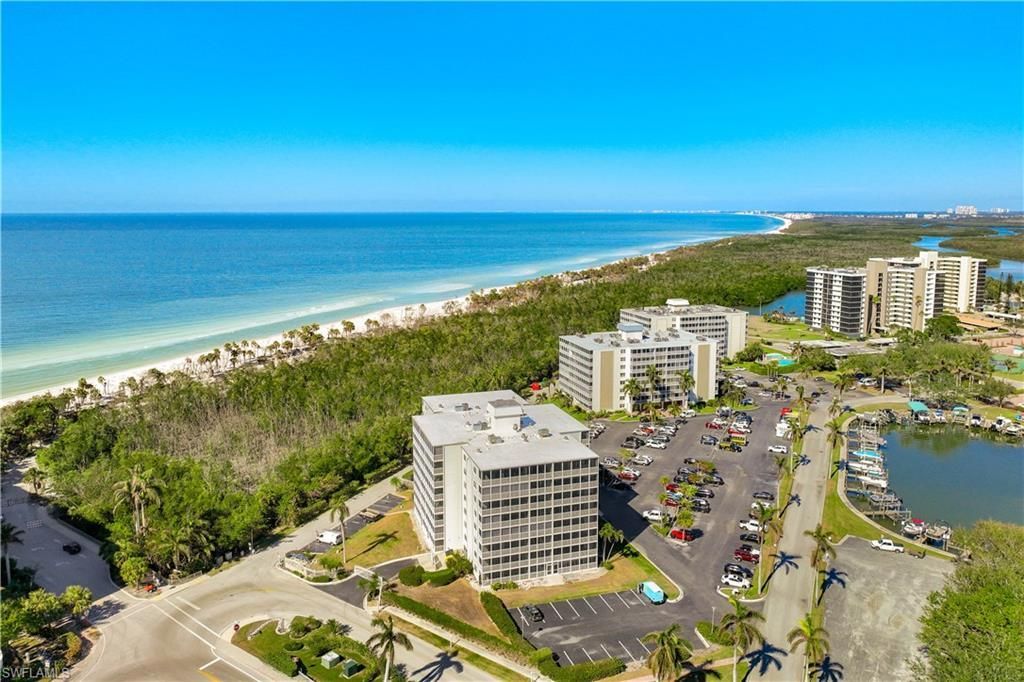 1 Bluebill Ave, Unit 108, Naples, FL 34108 Photo