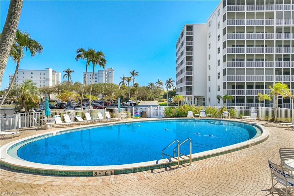 1 Bluebill Ave, Unit 108, Naples, FL 34108 Photo