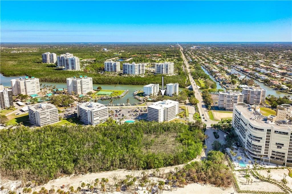 1 Bluebill Ave, Unit 108, Naples, FL 34108 Photo