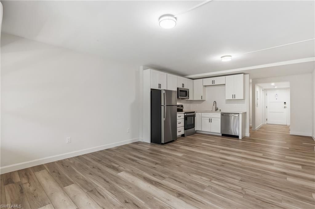 1 Bluebill Ave, Unit 108, Naples, FL 34108 Photo