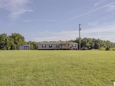 975 Crail Hope Road, Hardyville, KY 42746