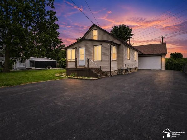 1706 Hemlock Street, Monroe, MI 48162