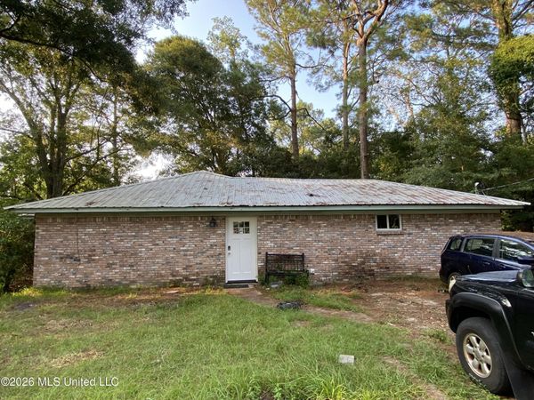 10300 Charpentier Drive, Moss Point, MS 39562