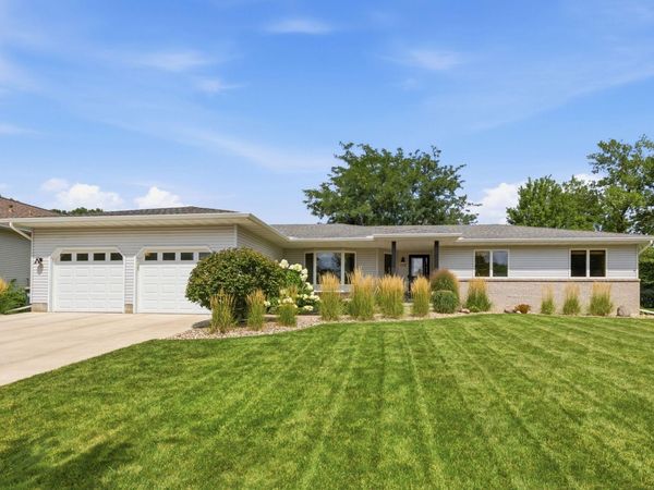 137 Elk Drive SE, Hutchinson, MN 55350