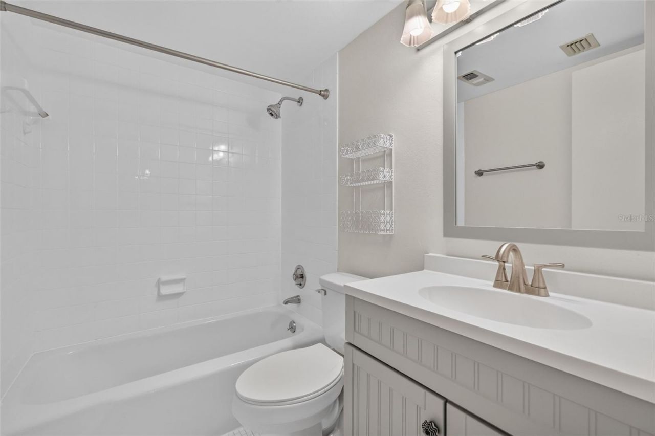 101 N Grandview Street , Unit 203, Mount Dora, FL 32757 Photo
