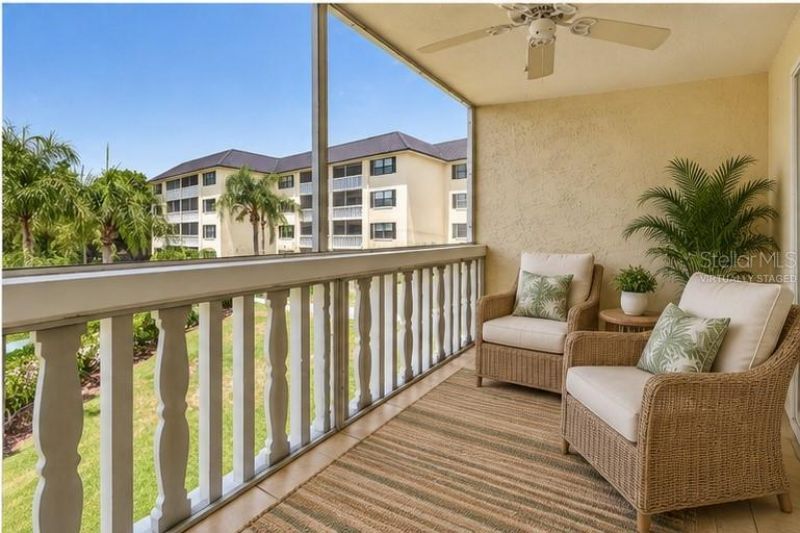 101 N Grandview Street, Unit 203, Mount Dora, FL 32757 Photo