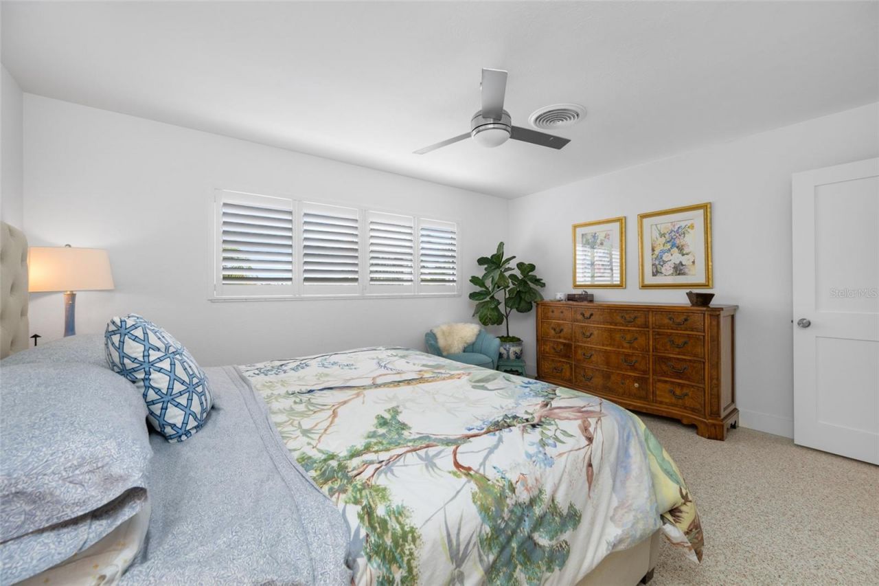 560 79th Street S, Saint Petersburg, FL 33707 Photo