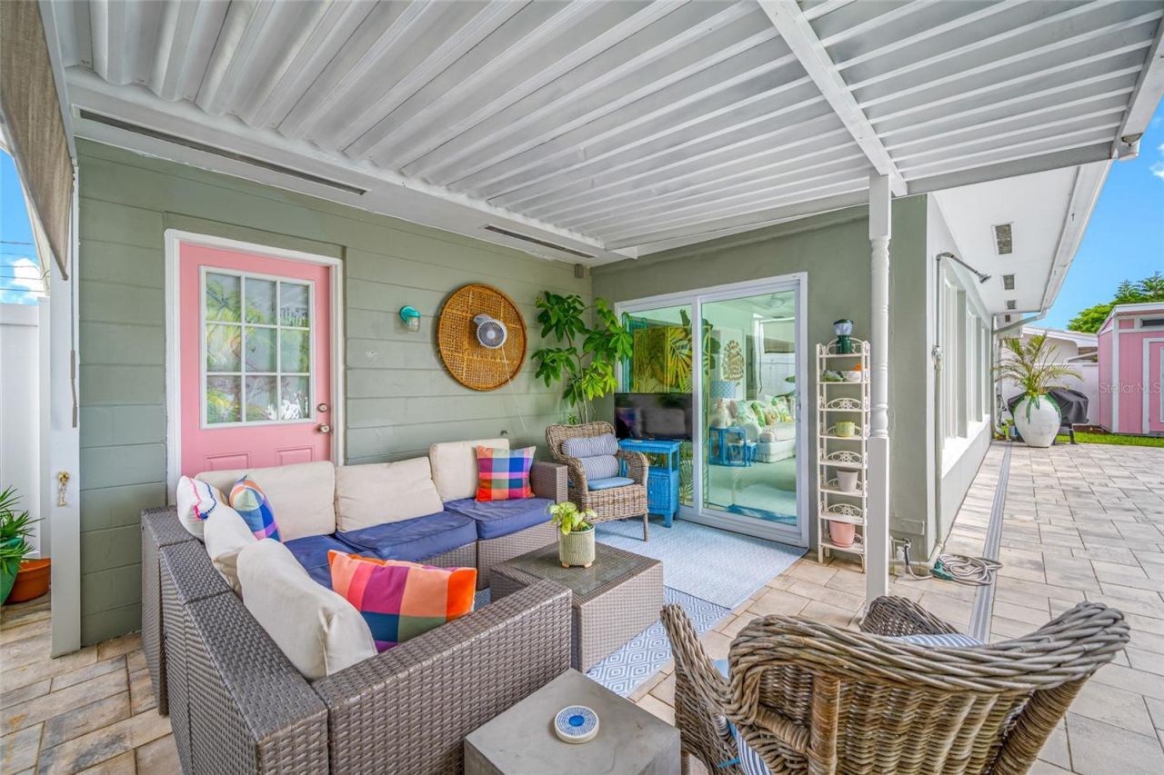 560 79th Street S, Saint Petersburg, FL 33707 Photo