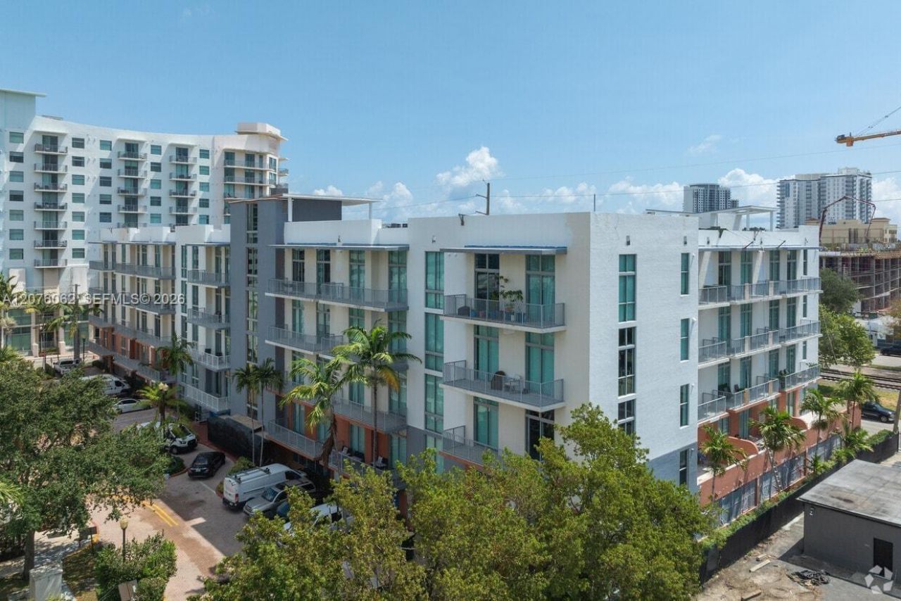 2100 Van Buren St, Unit 216, Hollywood, FL 33020 Photo