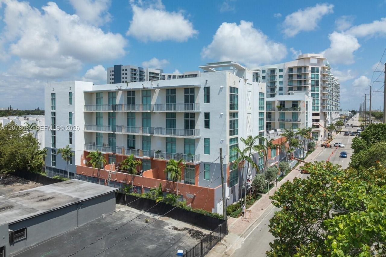 2100 Van Buren St, Unit 216, Hollywood, FL 33020 Photo