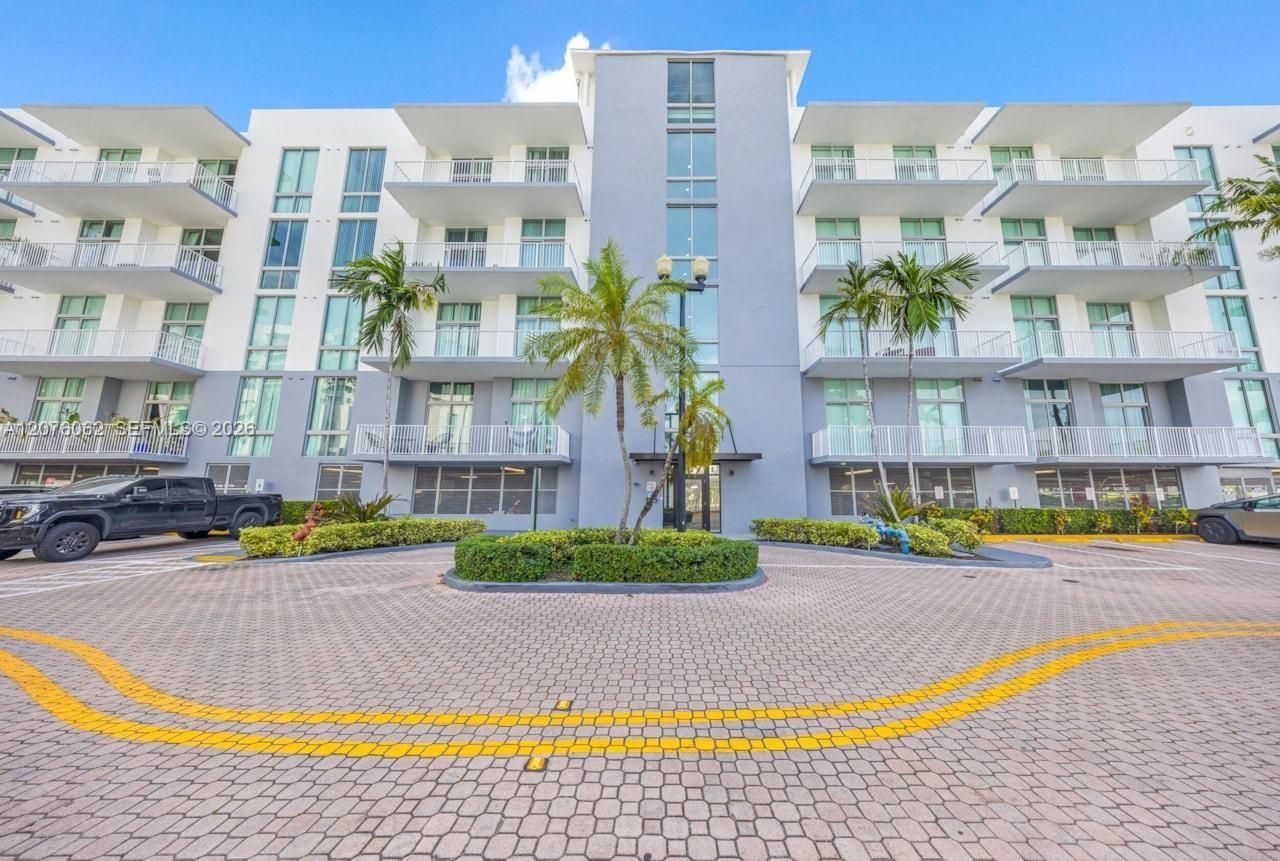 2100 Van Buren St, Unit 216, Hollywood, FL 33020 Photo