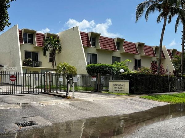 1655 NE 115th St , Unit 21B, Miami, FL 33181