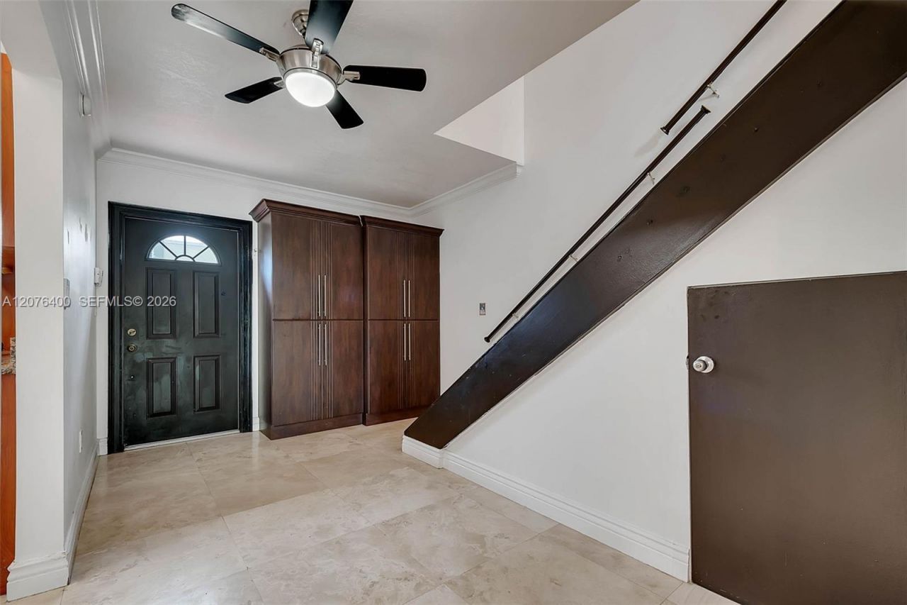 1655 NE 115th St, Unit 21B, Miami, FL 33181 Photo