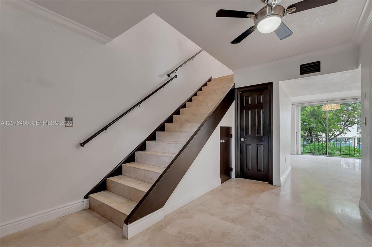 1655 NE 115th St, Unit 21B, Miami, FL 33181 Photo