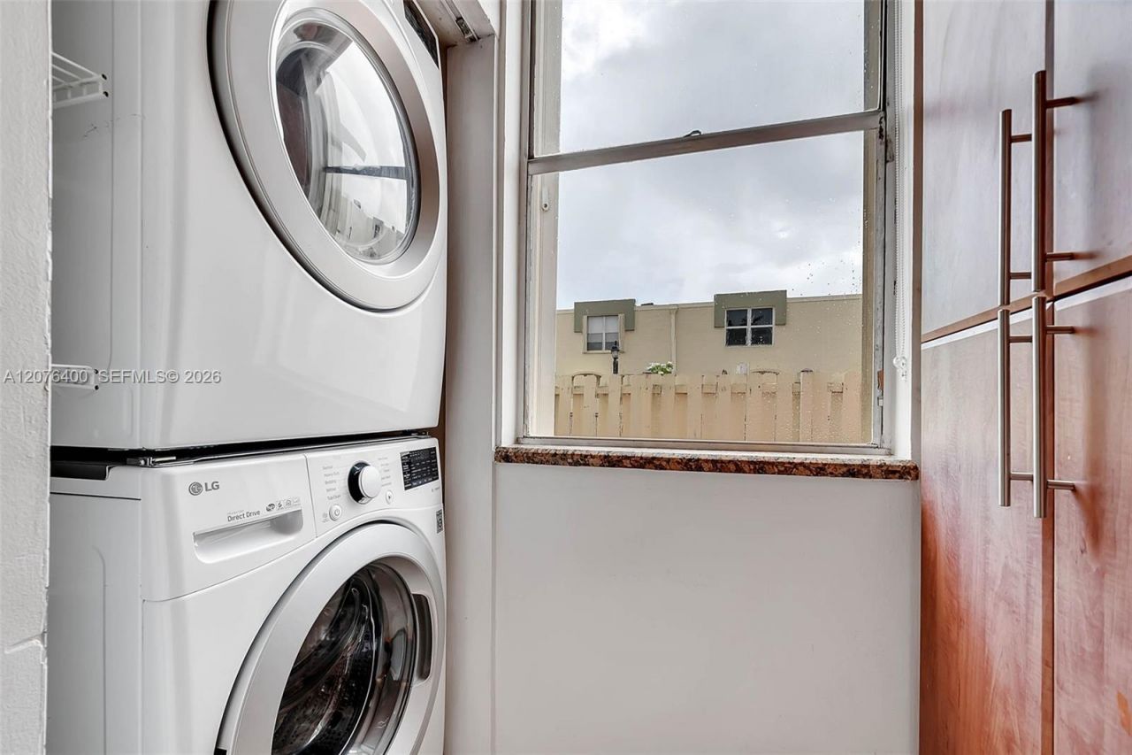 1655 NE 115th St, Unit 21B, Miami, FL 33181 Photo