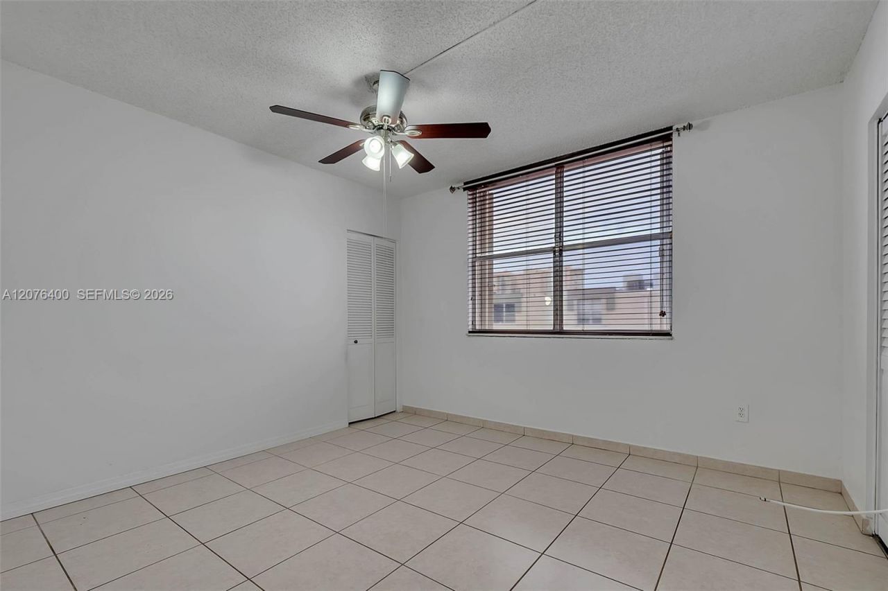 1655 NE 115th St, Unit 21B, Miami, FL 33181 Photo