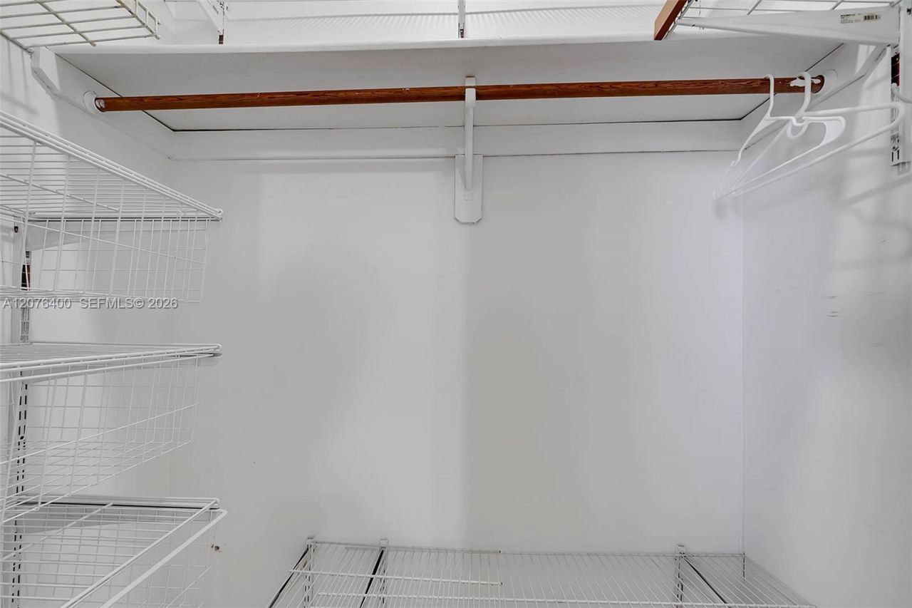 1655 NE 115th St, Unit 21B, Miami, FL 33181 Photo
