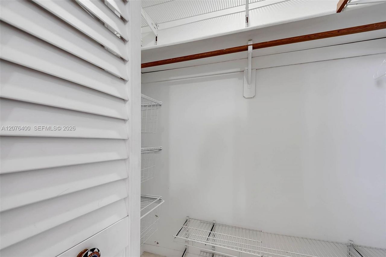 1655 NE 115th St, Unit 21B, Miami, FL 33181 Photo