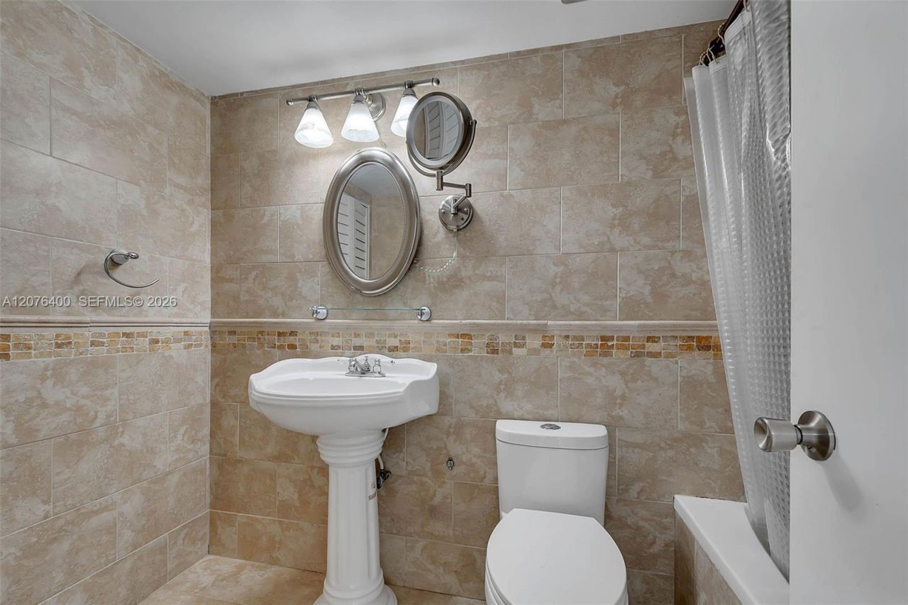 1655 NE 115th St, Unit 21B, Miami, FL 33181 Photo