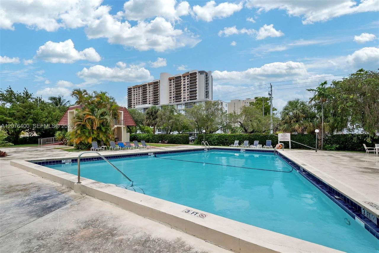 1655 NE 115th St, Unit 21B, Miami, FL 33181 Photo