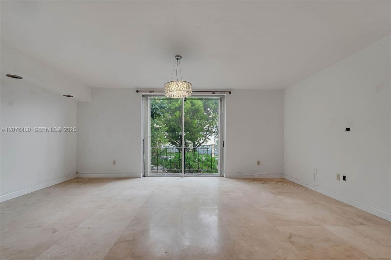1655 NE 115th St, Unit 21B, Miami, FL 33181 Photo