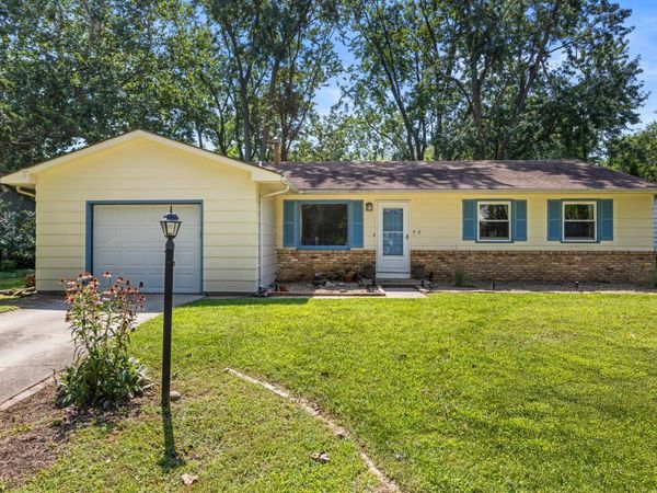 2305 GLENOAK Drive , Champaign, IL 61821