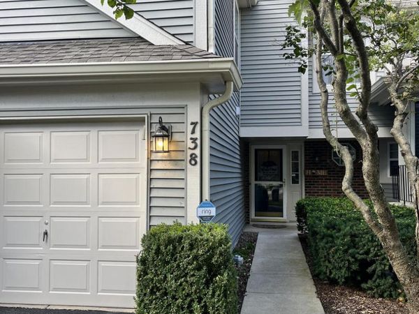 738 Shady Oaks Court , Elgin, IL 60120